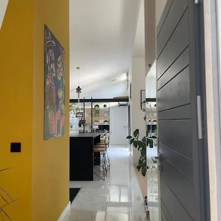 Moderne Avec Piscine Альби