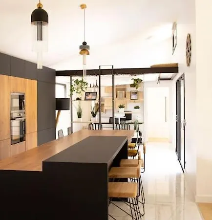 Вилла Moderne Avec Piscine