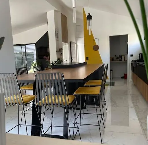 Villa Moderne Avec Piscine *