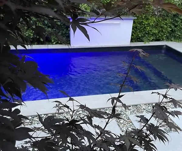 Moderne Avec Piscine Villa